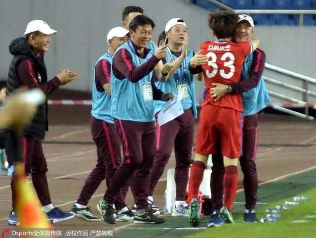 洪五爷陪着笑询问叶辰：叶先生，不知这样处理您还满意吗？叶辰点点头：行，就这样吧，我得走了。